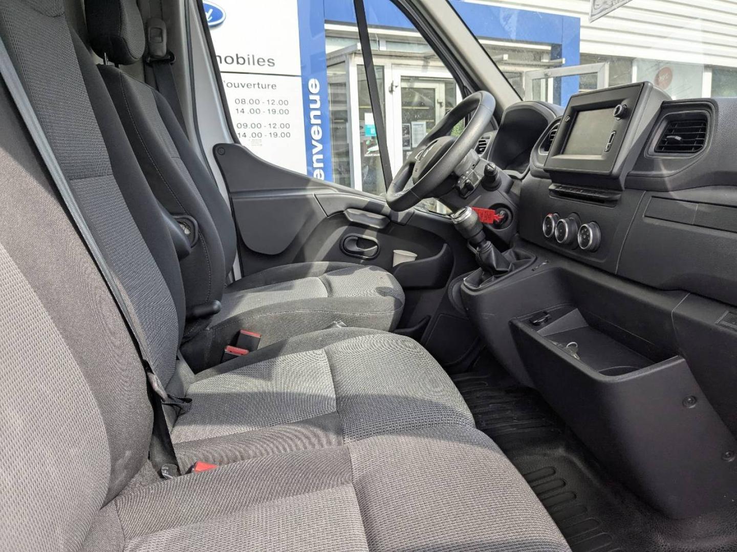 RENAULT Master Fg F3500 L2H3 2.3 dCi 135ch Grand Confort E6 16241.67€ ht - Photo 23
