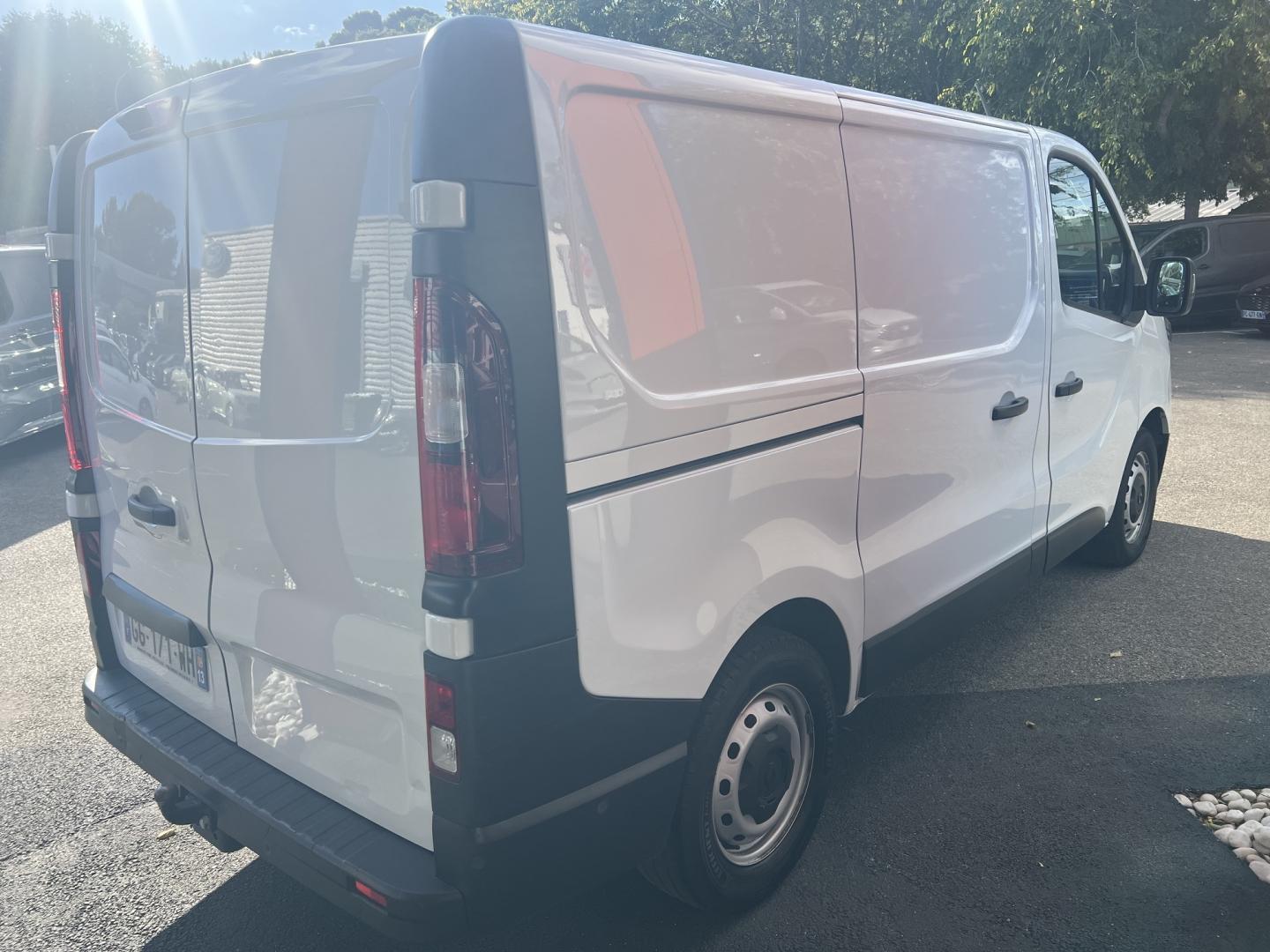 RENAULT Trafic Fg L1H1 2T8 2.0 Blue dCi 150ch Grand Confort - Photo 6