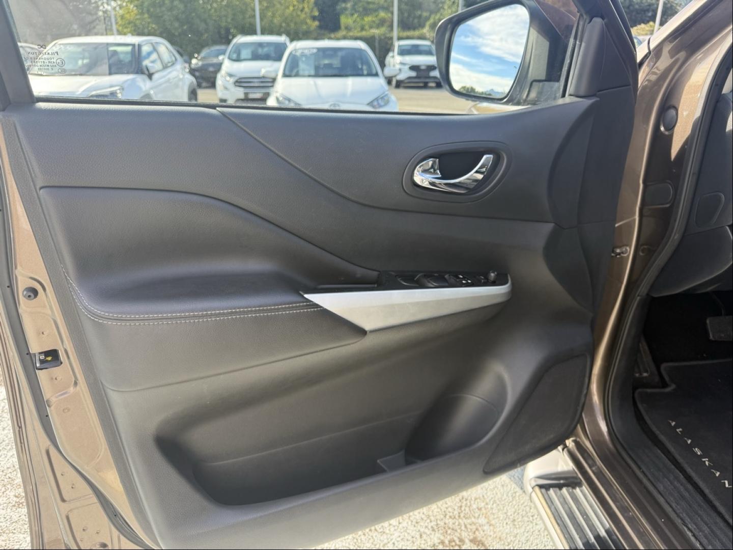 RENAULT Alaskan 2.3 dCi 190ch Double Cabine Intens BVA - Photo 9