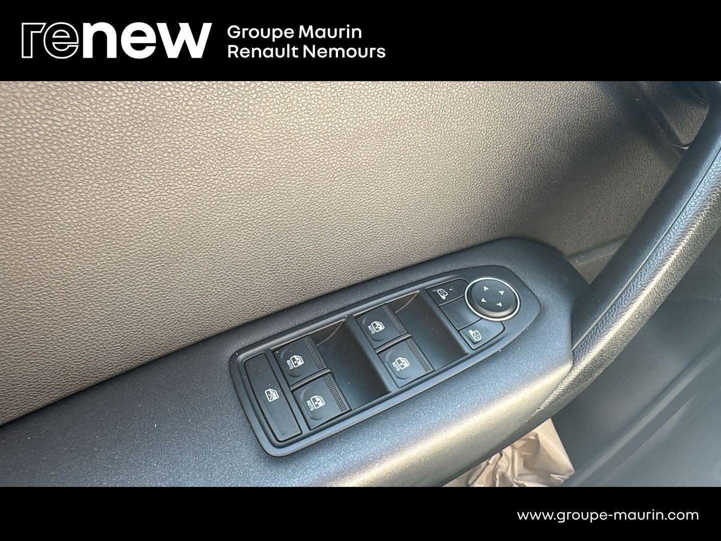 RENAULT Captur 1.6 E-Tech hybride 145ch Equilibre - Photo 27