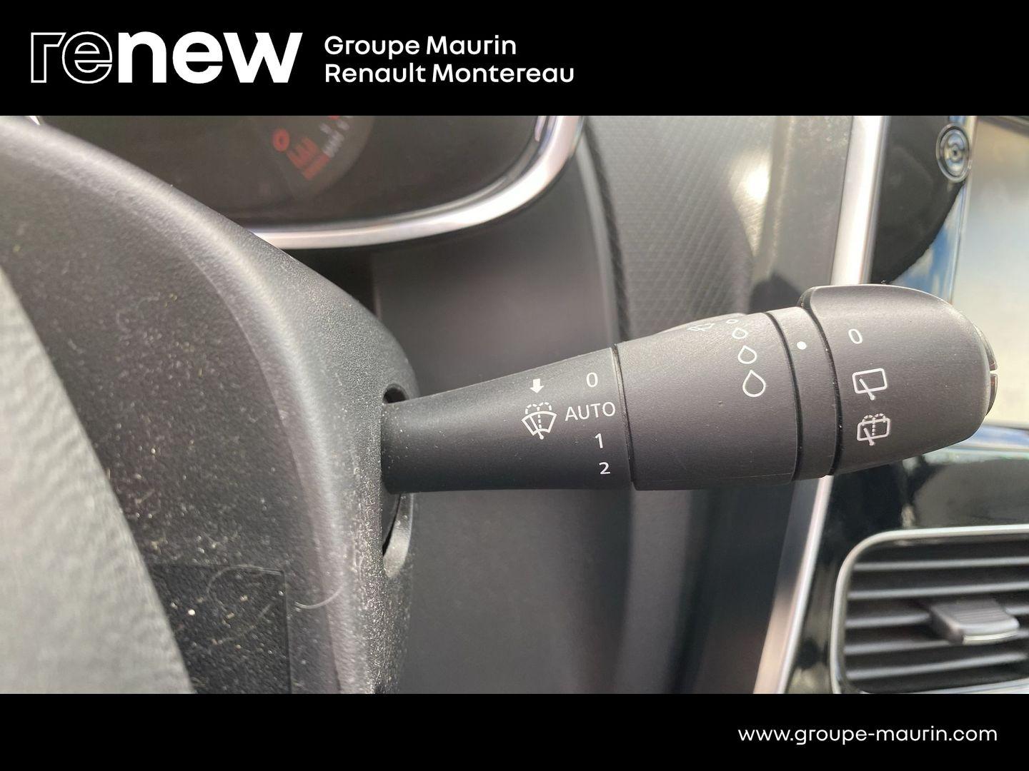 RENAULT Clio 0.9 TCe 90ch energy Intens 5p - Photo 18