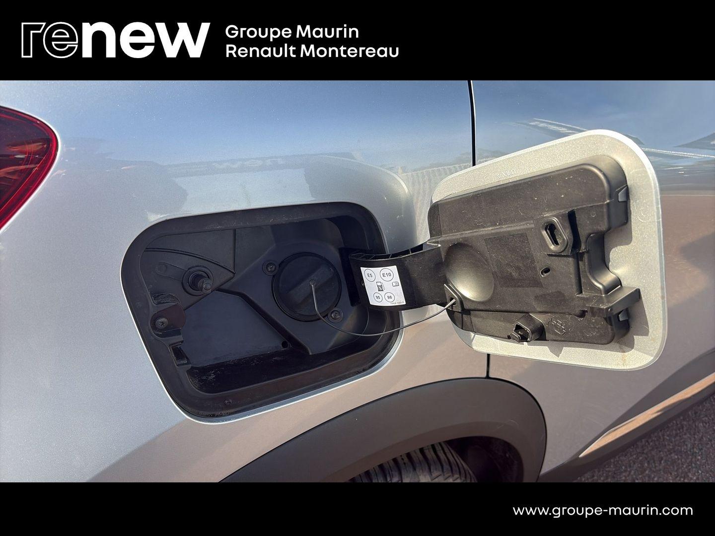 RENAULT Captur 1.6 E-Tech hybride 145ch Techno - Photo 17