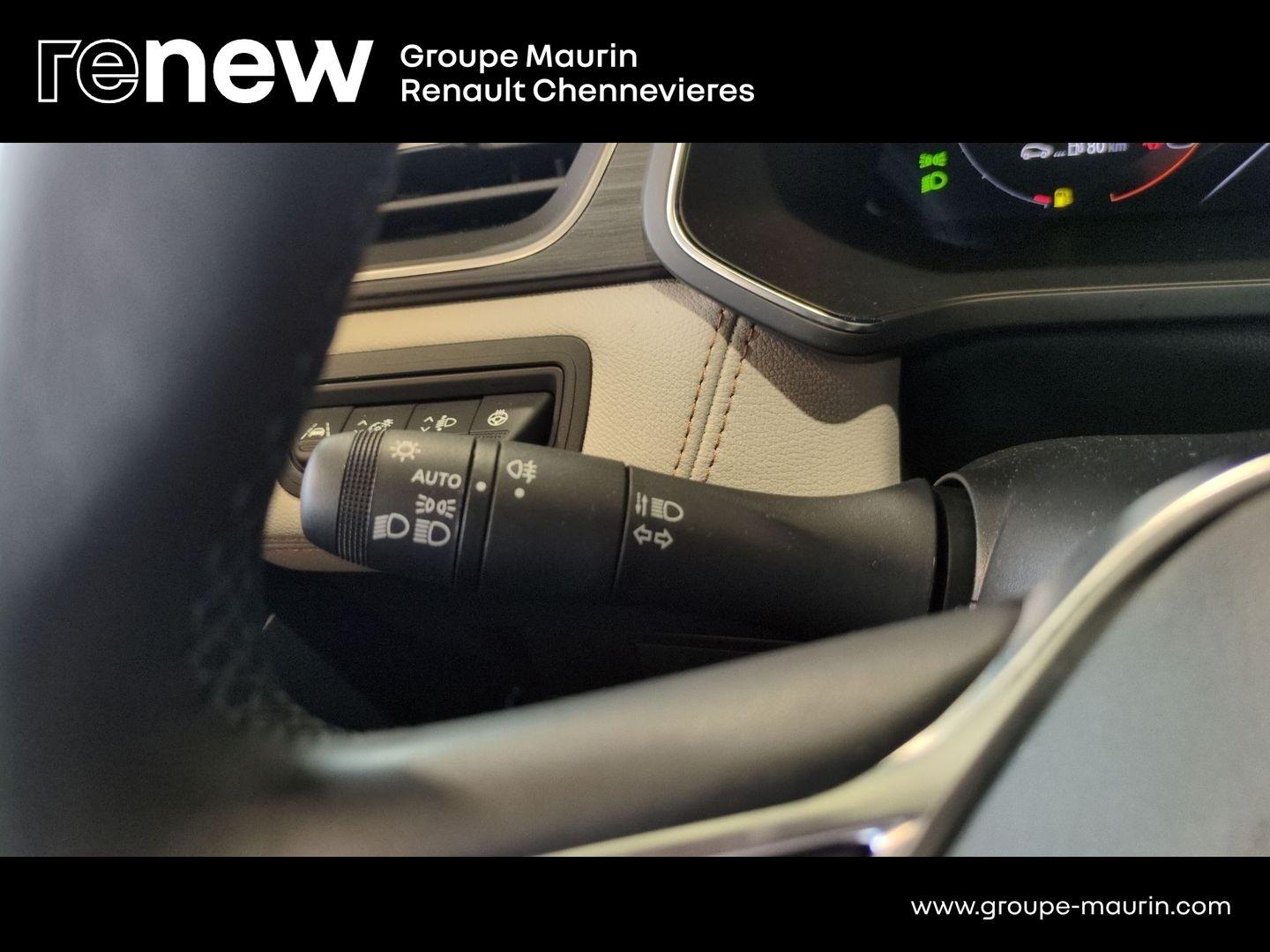 RENAULT Captur 1.6 E-Tech hybride 145ch Iconic - Photo 16