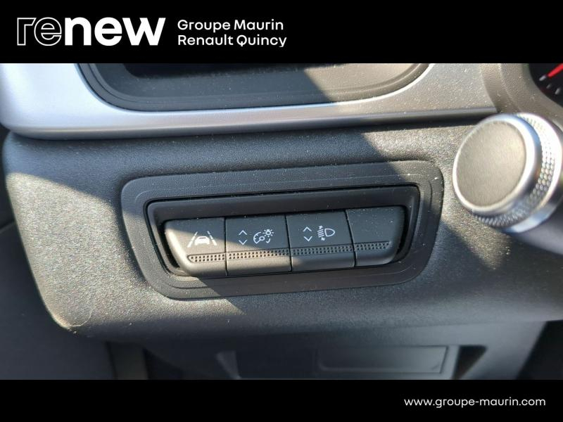 RENAULT Captur d’occasion à vendre à QUINCY-SOUS-SÉNART chez GGF - SAVY (Photo 14)
