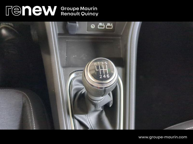 RENAULT Captur d’occasion à vendre à QUINCY-SOUS-SÉNART chez GGF - SAVY (Photo 18)
