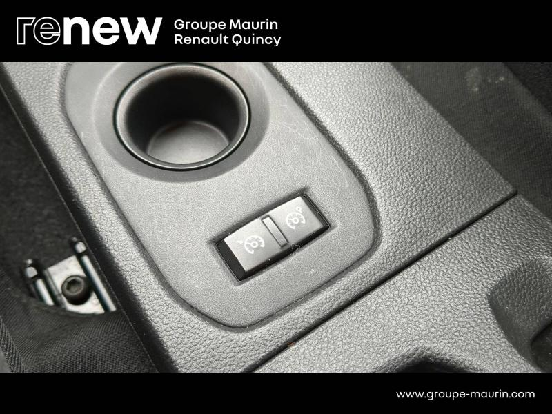 DACIA Duster d’occasion à vendre à QUINCY-SOUS-SÉNART chez GGF - SAVY (Photo 18)