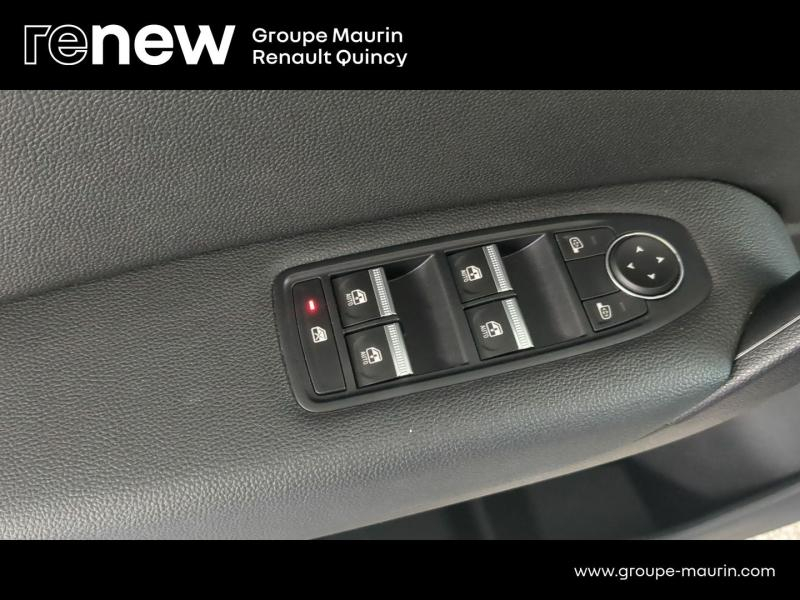 RENAULT Captur d’occasion à vendre à QUINCY-SOUS-SÉNART chez GGF - SAVY (Photo 12)