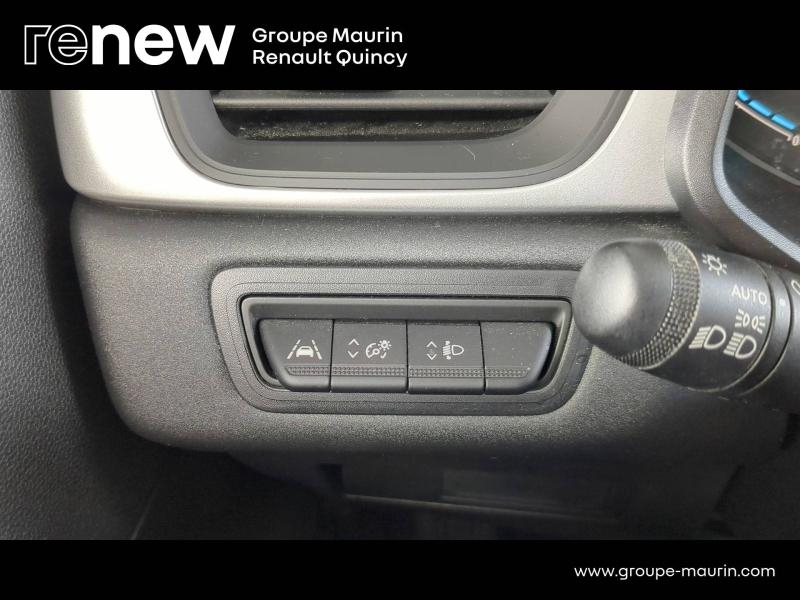 RENAULT Captur d’occasion à vendre à QUINCY-SOUS-SÉNART chez GGF - SAVY (Photo 16)