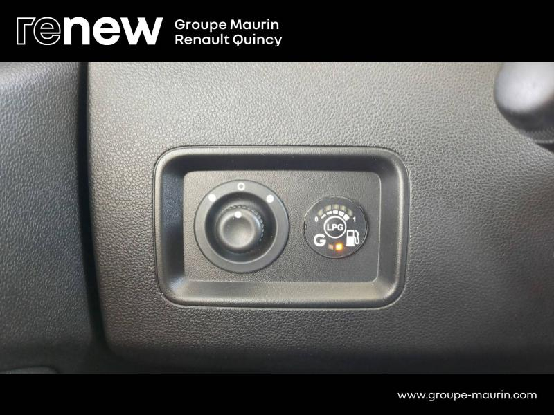 DACIA Duster d’occasion à vendre à QUINCY-SOUS-SÉNART chez GGF - SAVY (Photo 14)