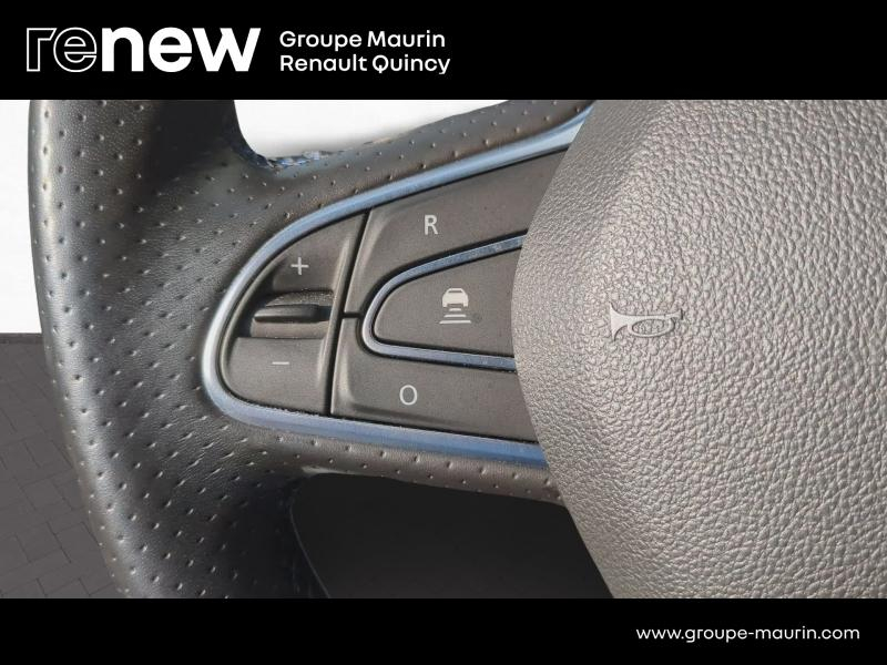 RENAULT Megane d’occasion à vendre à QUINCY-SOUS-SÉNART chez GGF - SAVY (Photo 12)