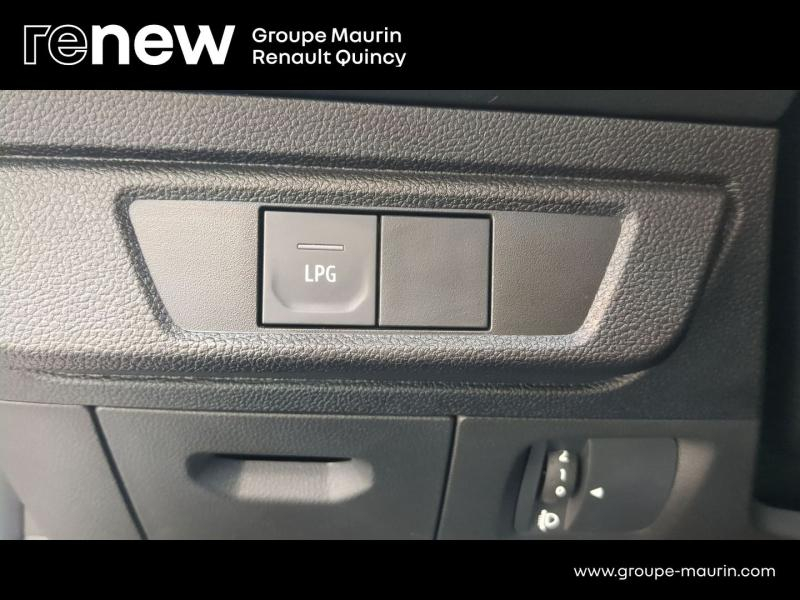 DACIA Sandero d’occasion à vendre à QUINCY-SOUS-SÉNART chez GGF - SAVY (Photo 12)
