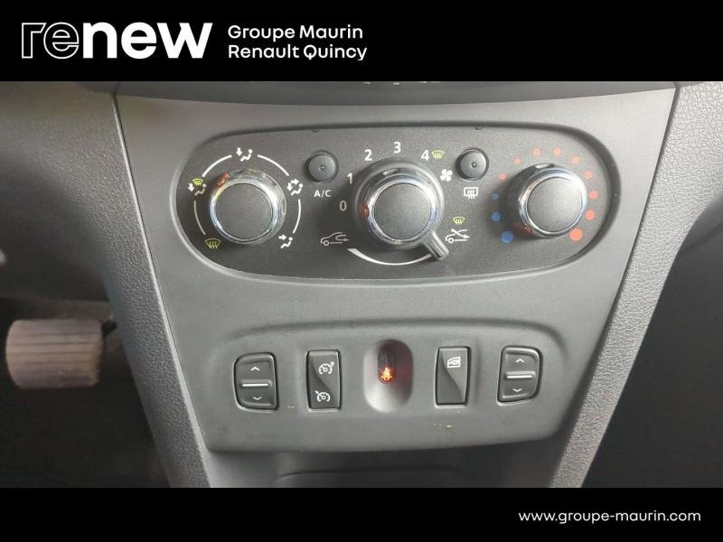 DACIA Sandero d’occasion à vendre à QUINCY-SOUS-SÉNART chez GGF - SAVY (Photo 17)
