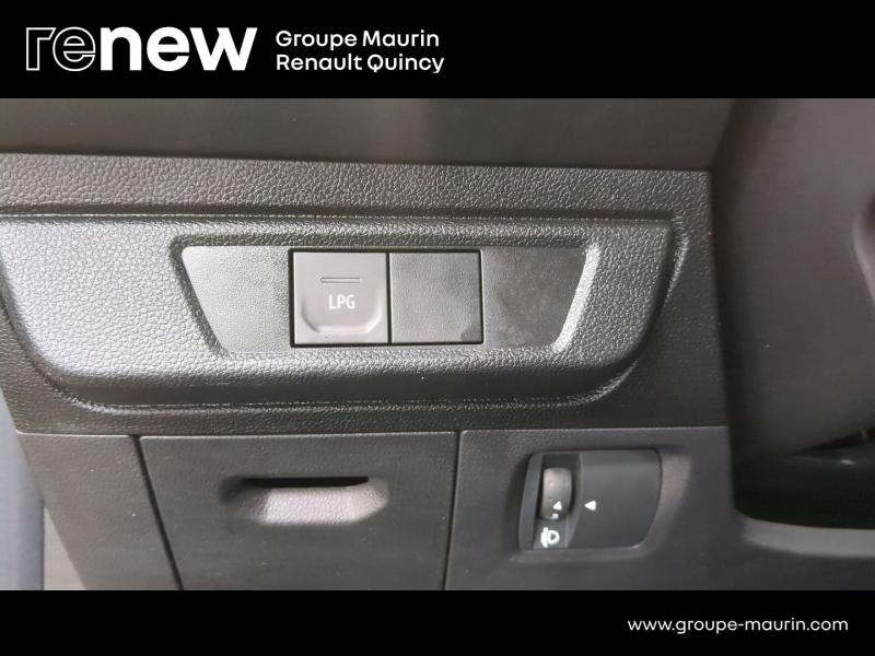 DACIA Sandero d’occasion à vendre à QUINCY-SOUS-SÉNART chez GGF - SAVY (Photo 16)