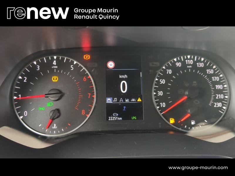 RENAULT Captur d’occasion à vendre à QUINCY-SOUS-SÉNART chez GGF - SAVY (Photo 10)