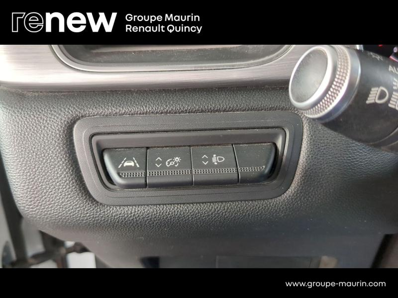 RENAULT Captur d’occasion à vendre à QUINCY-SOUS-SÉNART chez GGF - SAVY (Photo 13)