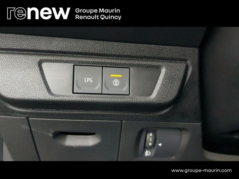 DACIA Sandero d’occasion à vendre à QUINCY-SOUS-SÉNART chez GGF - SAVY (Photo 15)