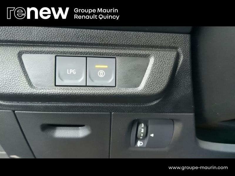 DACIA Sandero d’occasion à vendre à QUINCY-SOUS-SÉNART chez GGF - SAVY (Photo 15)