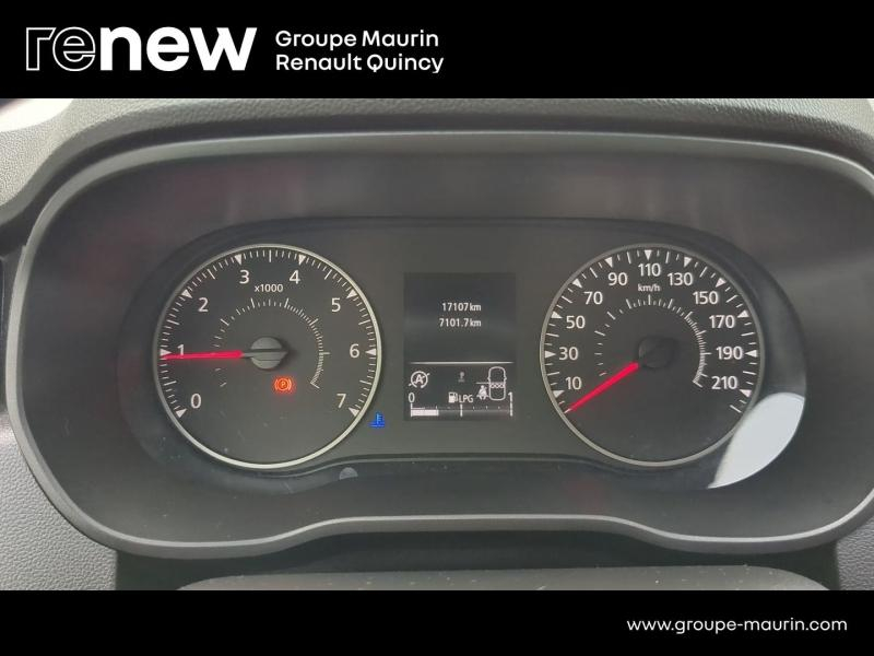 DACIA Duster d’occasion à vendre à QUINCY-SOUS-SÉNART chez GGF - SAVY (Photo 16)