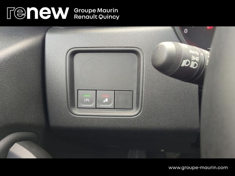 DACIA Duster d’occasion à vendre à QUINCY-SOUS-SÉNART chez GGF - SAVY (Photo 20)