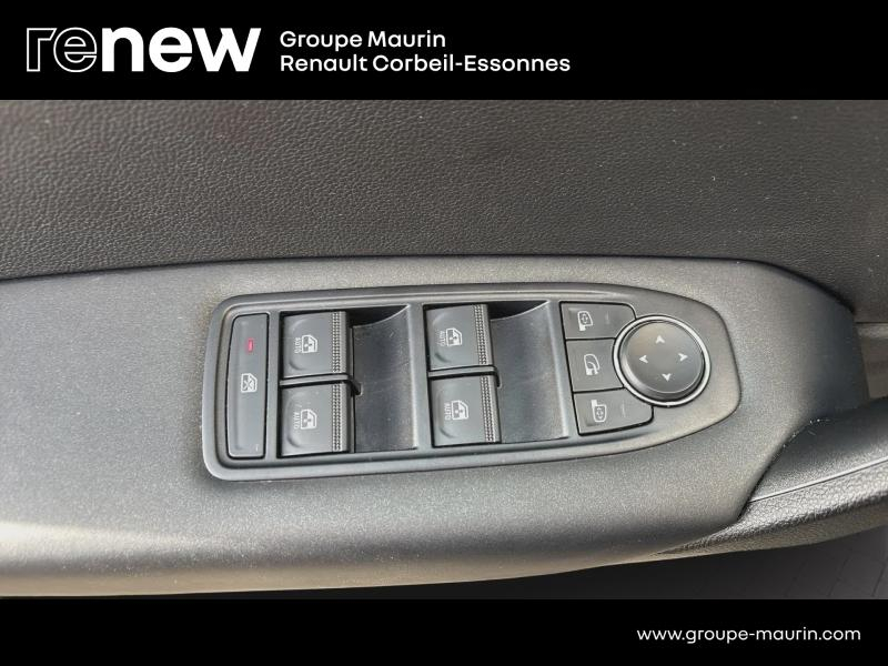 RENAULT Captur d’occasion à vendre à QUINCY-SOUS-SÉNART chez GGF - SAVY (Photo 18)