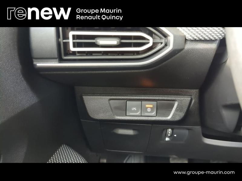 DACIA Sandero d’occasion à vendre à QUINCY-SOUS-SÉNART chez GGF - SAVY (Photo 17)