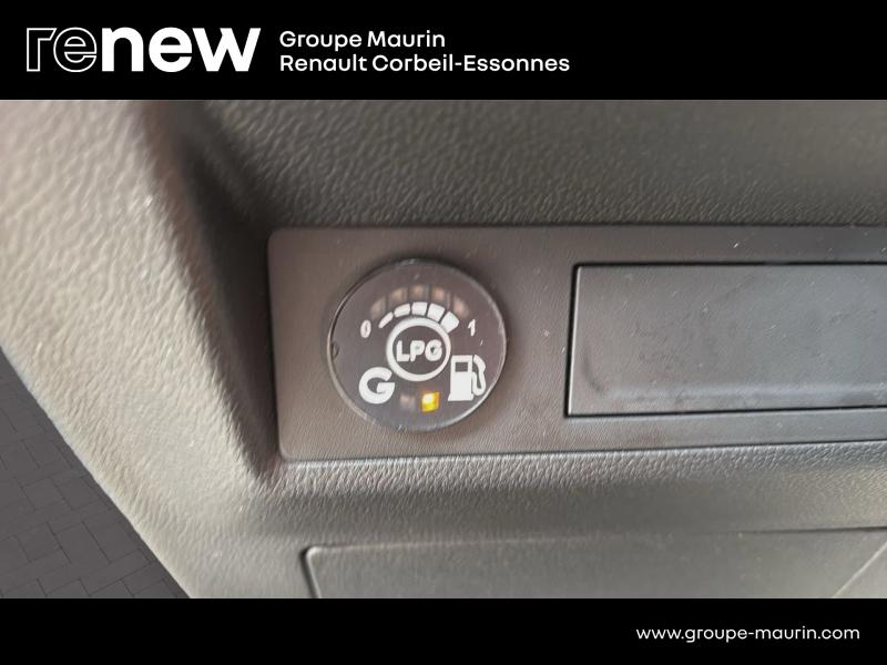 RENAULT Captur d’occasion à vendre à QUINCY-SOUS-SÉNART chez GGF - SAVY (Photo 20)